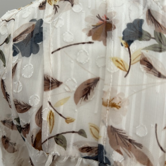 EUC BaeVely Floral Ruffle Blouse Size Medium - Picture 6 of 15